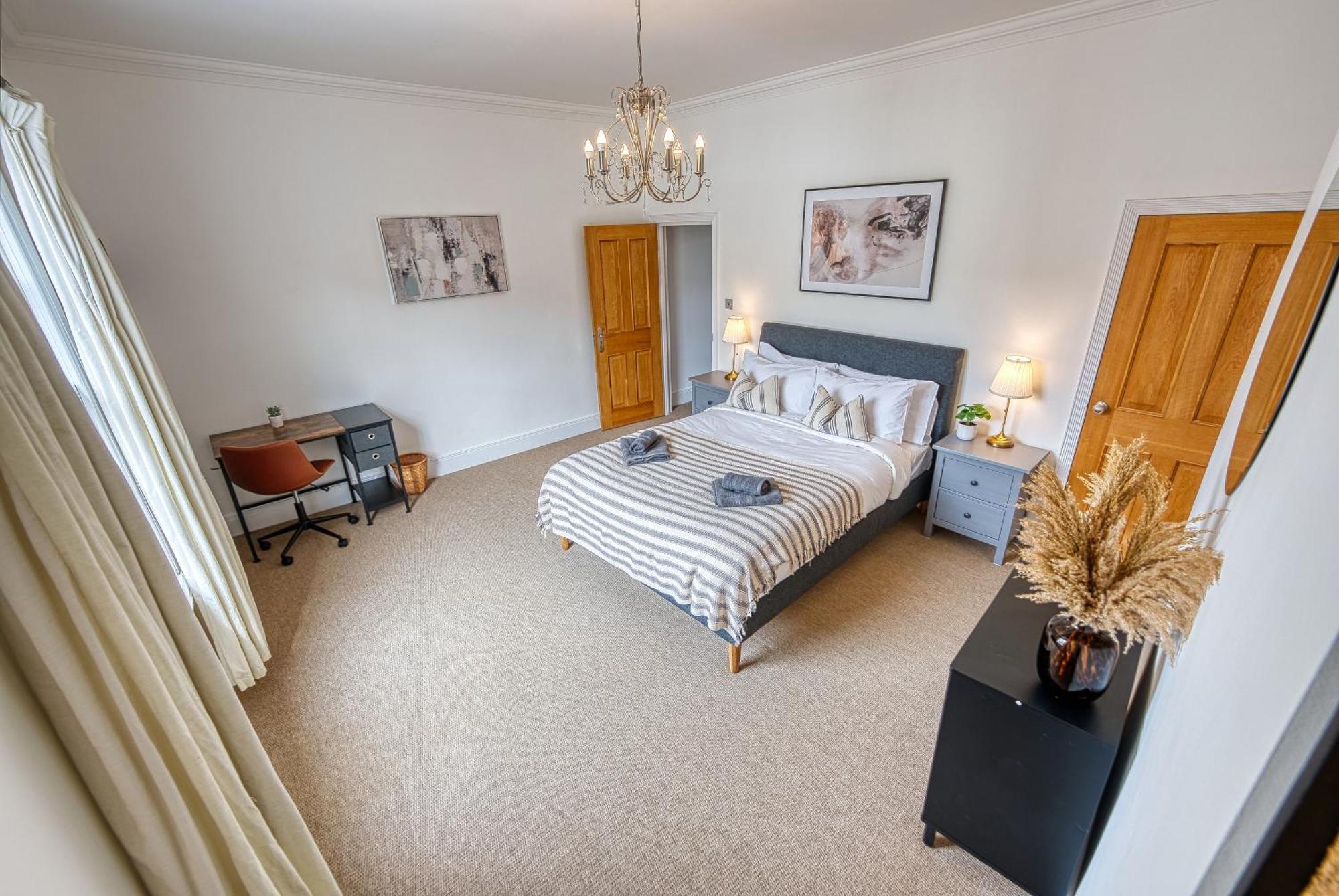 2 Bed Stunning Chic Modern Spacious Apt, Ocean Village, Southampton - Plenty Of Parking - By Blue Puffin Stays エクステリア 写真