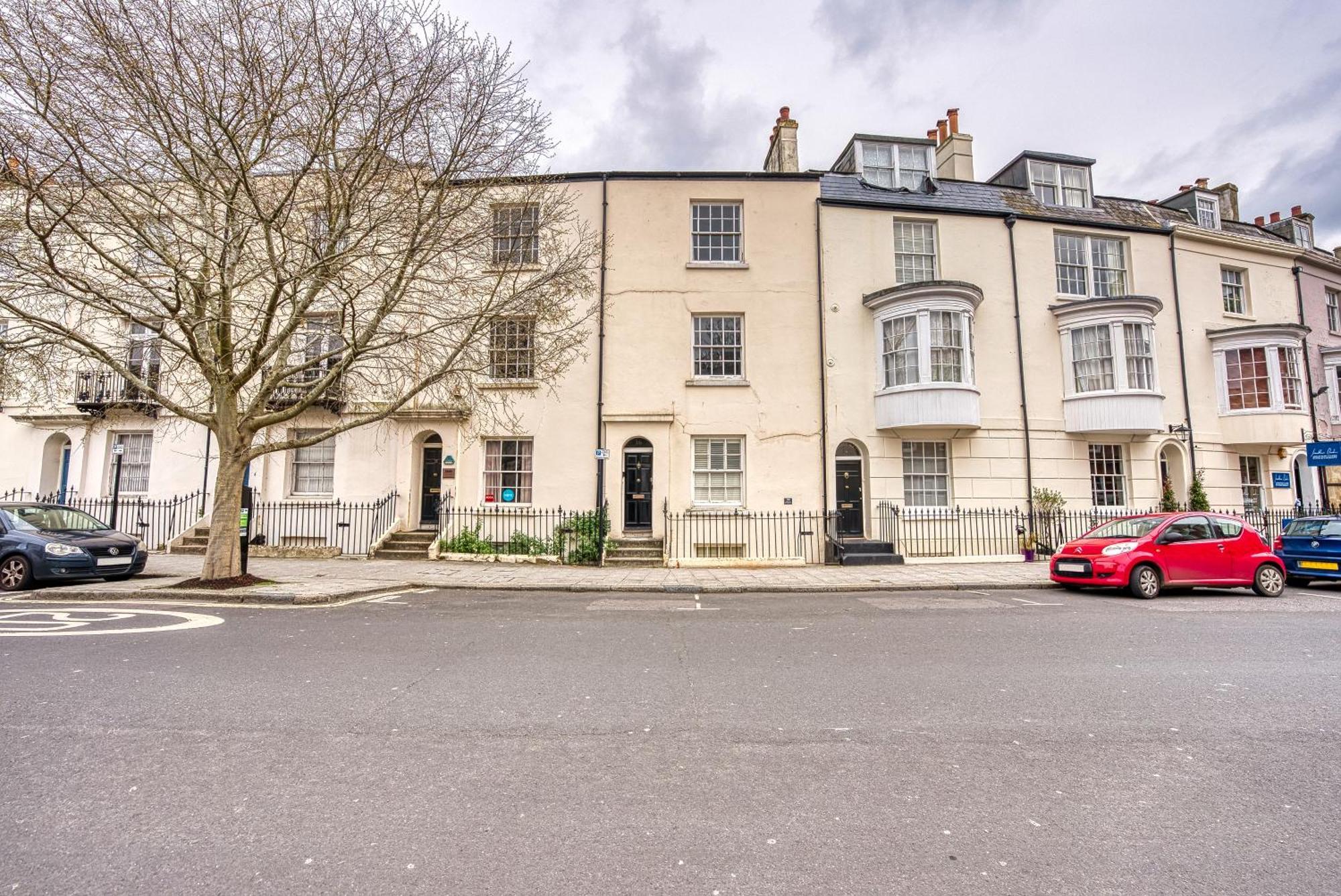 2 Bed Stunning Chic Modern Spacious Apt, Ocean Village, Southampton - Plenty Of Parking - By Blue Puffin Stays エクステリア 写真