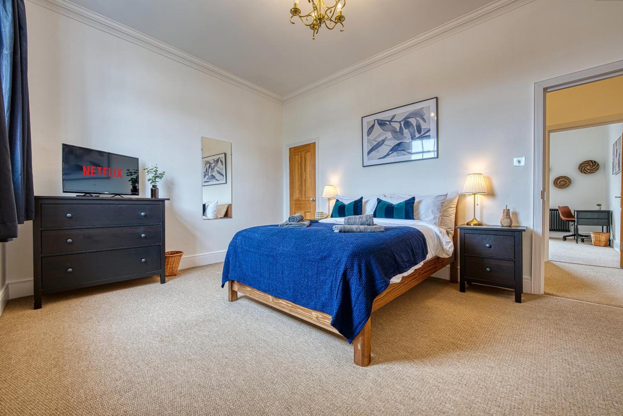 2 Bed Stunning Chic Modern Spacious Apt, Ocean Village, Southampton - Plenty Of Parking - By Blue Puffin Stays エクステリア 写真