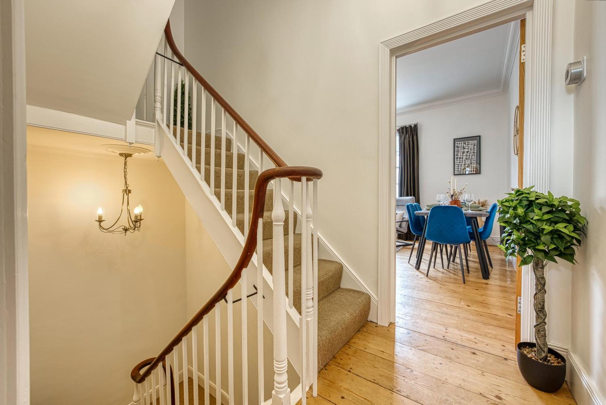 2 Bed Stunning Chic Modern Spacious Apt, Ocean Village, Southampton - Plenty Of Parking - By Blue Puffin Stays エクステリア 写真