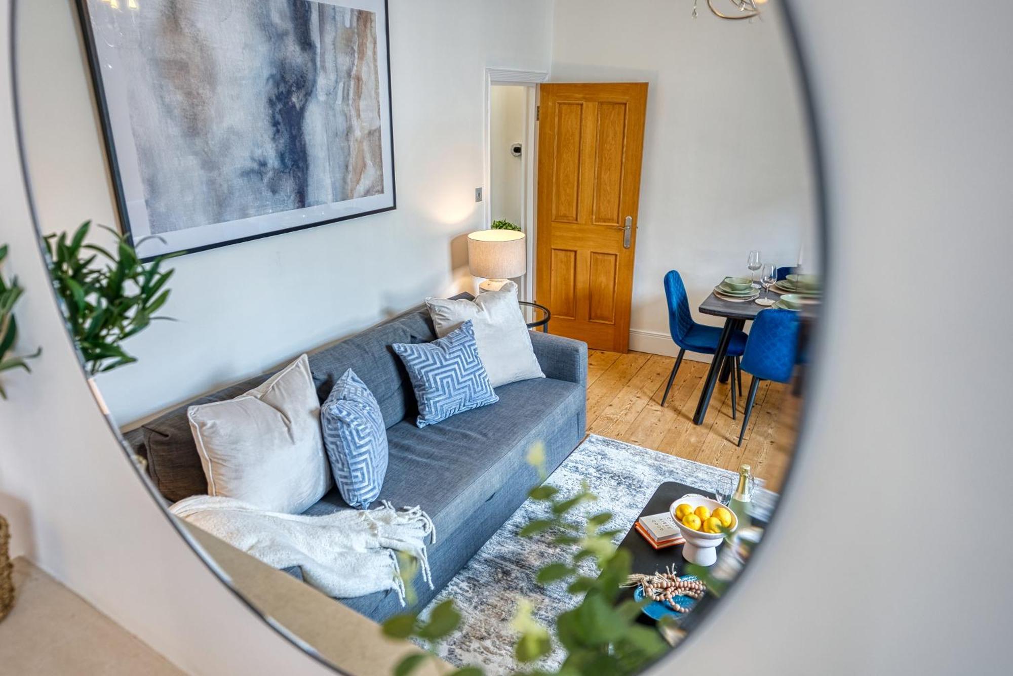 2 Bed Stunning Chic Modern Spacious Apt, Ocean Village, Southampton - Plenty Of Parking - By Blue Puffin Stays エクステリア 写真